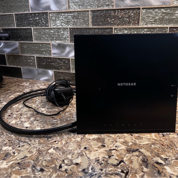 Netgear AC1600 WiFi Cable Modem Router - Picture 6 of 11